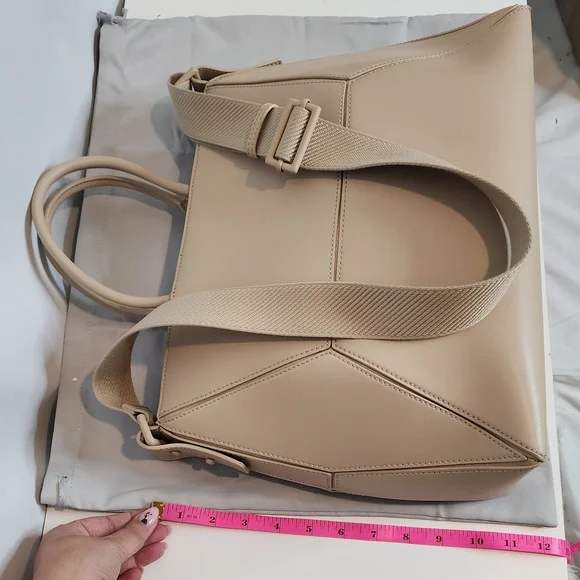 🔥Charles&Keith Nasrin Geometric Tote Bag Large Oat Large - Picture 7 of 11